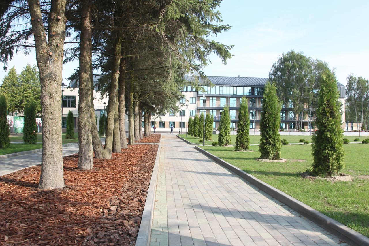 Berezka Health Resort & Spa Salihorsk Buitenkant foto
