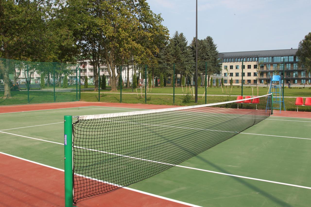 Berezka Health Resort & Spa Salihorsk Buitenkant foto