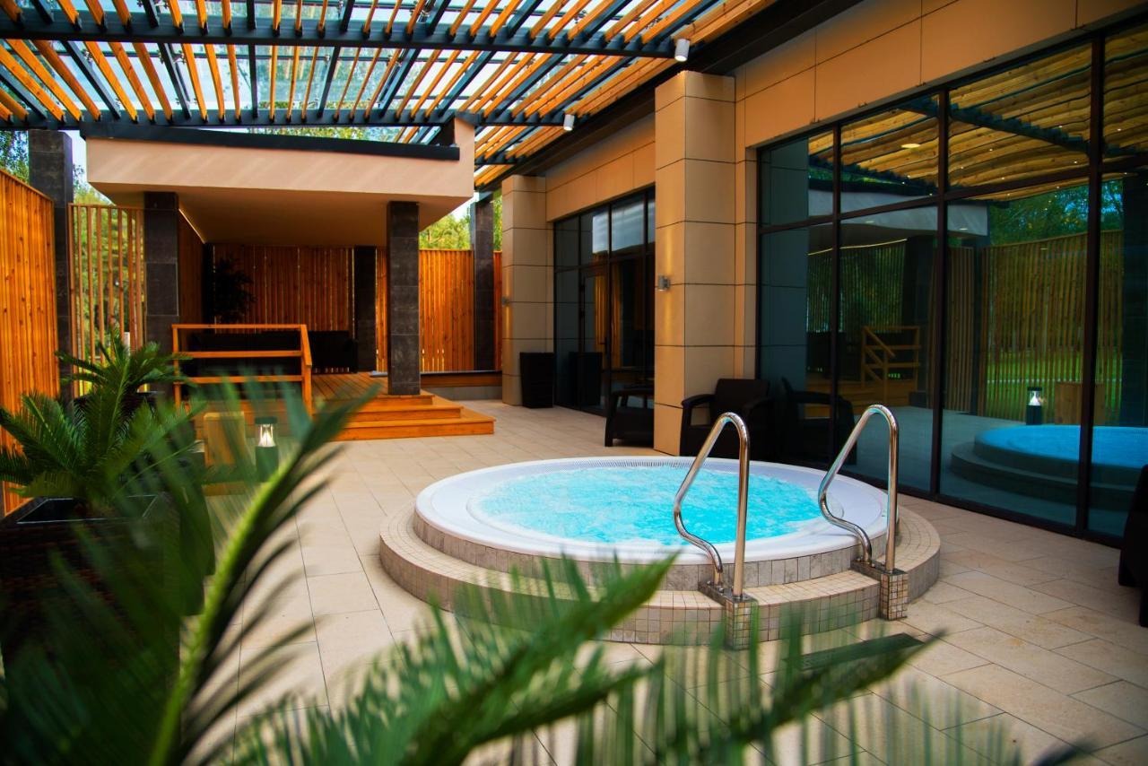 Berezka Health Resort & Spa Salihorsk Buitenkant foto
